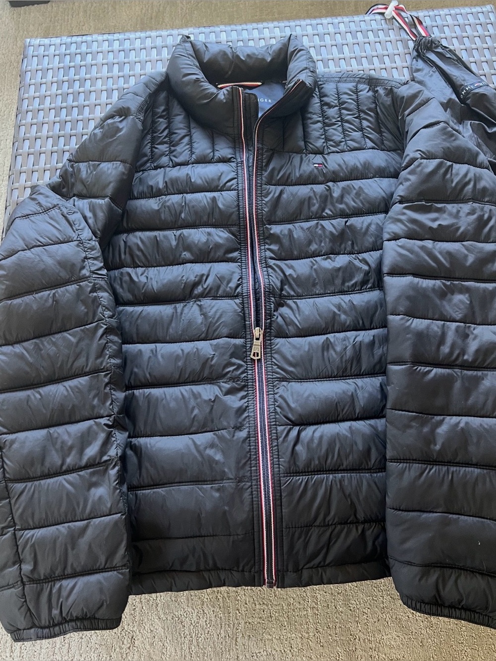 Tommy Hilfiger Packable Puffer Jacket Men’s XL Black Lightweight Quilted NWOT - Picture 2 of 5